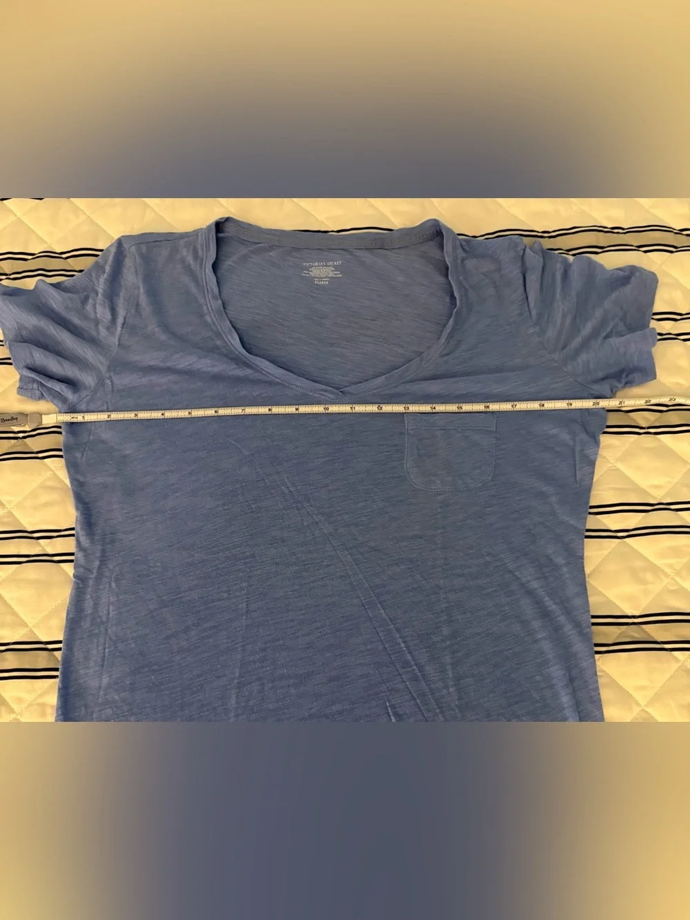 Victoria's Secret Set of 2 Shirts Tops Women’s XL Blue Red pocket v-neck EUC - Picture 10 of 13